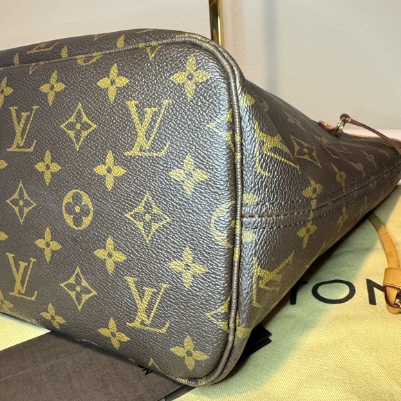 LOUIS VUITTON Neverfull Monogram MM **FIRM PRICE** - Picture 9 of 9